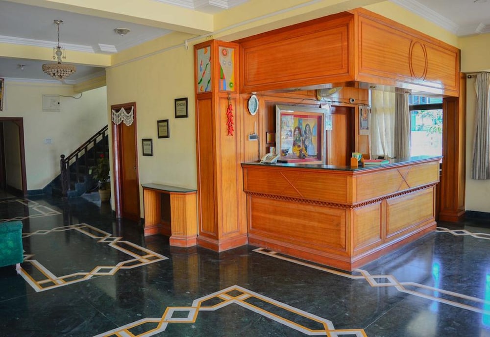 Hotel Indore Palace,Rui Shiv Road,3 star
