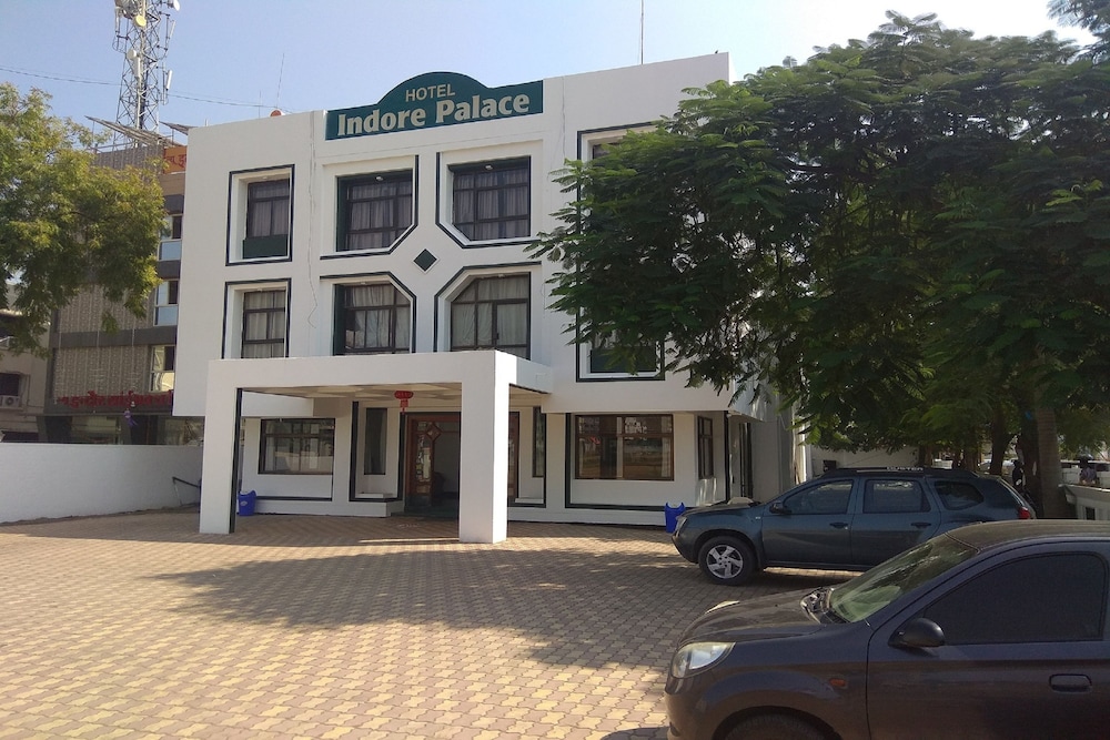 Hotel Indore Palace,Rui Shiv Road,3 star