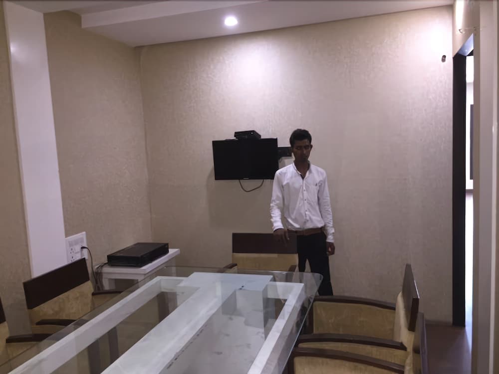 Hotel Mahendra,Devendra Nagar,3 star