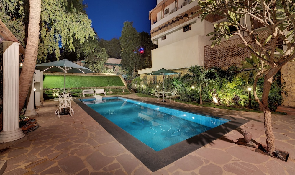 Welcomheritage Mani Mansion,Paldi,4 star