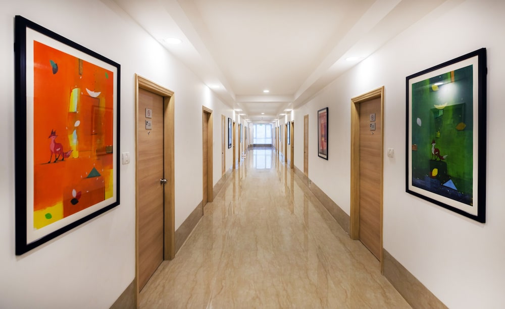 Red Fox Hotel Dehradun,Hathibarkala Salwala,3 star