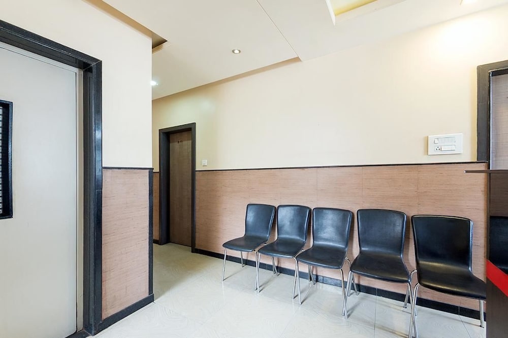 Hotel Farhat Executive,Maliwada,3 star