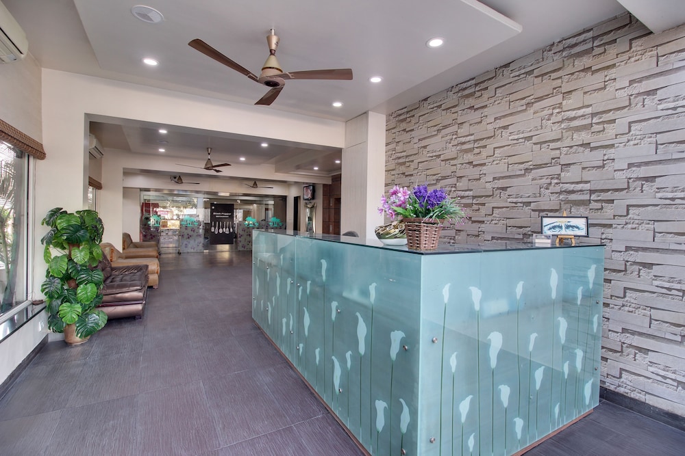 Hotel Sai Miracle,Pimpalwadi Road,3 star