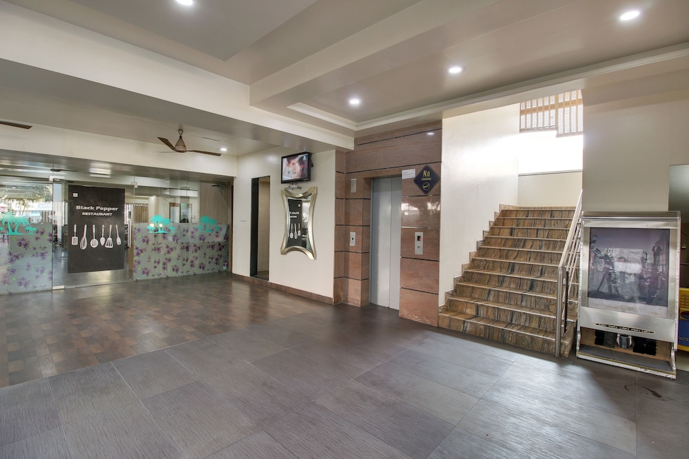 Hotel Sai Miracle,Pimpalwadi Road,3 star